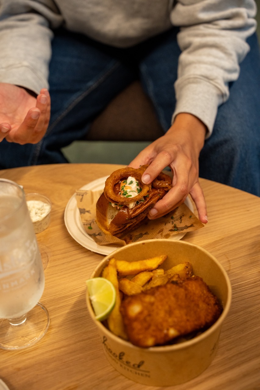 Restaurant Hooked i Banken Food Hall i Aarhus